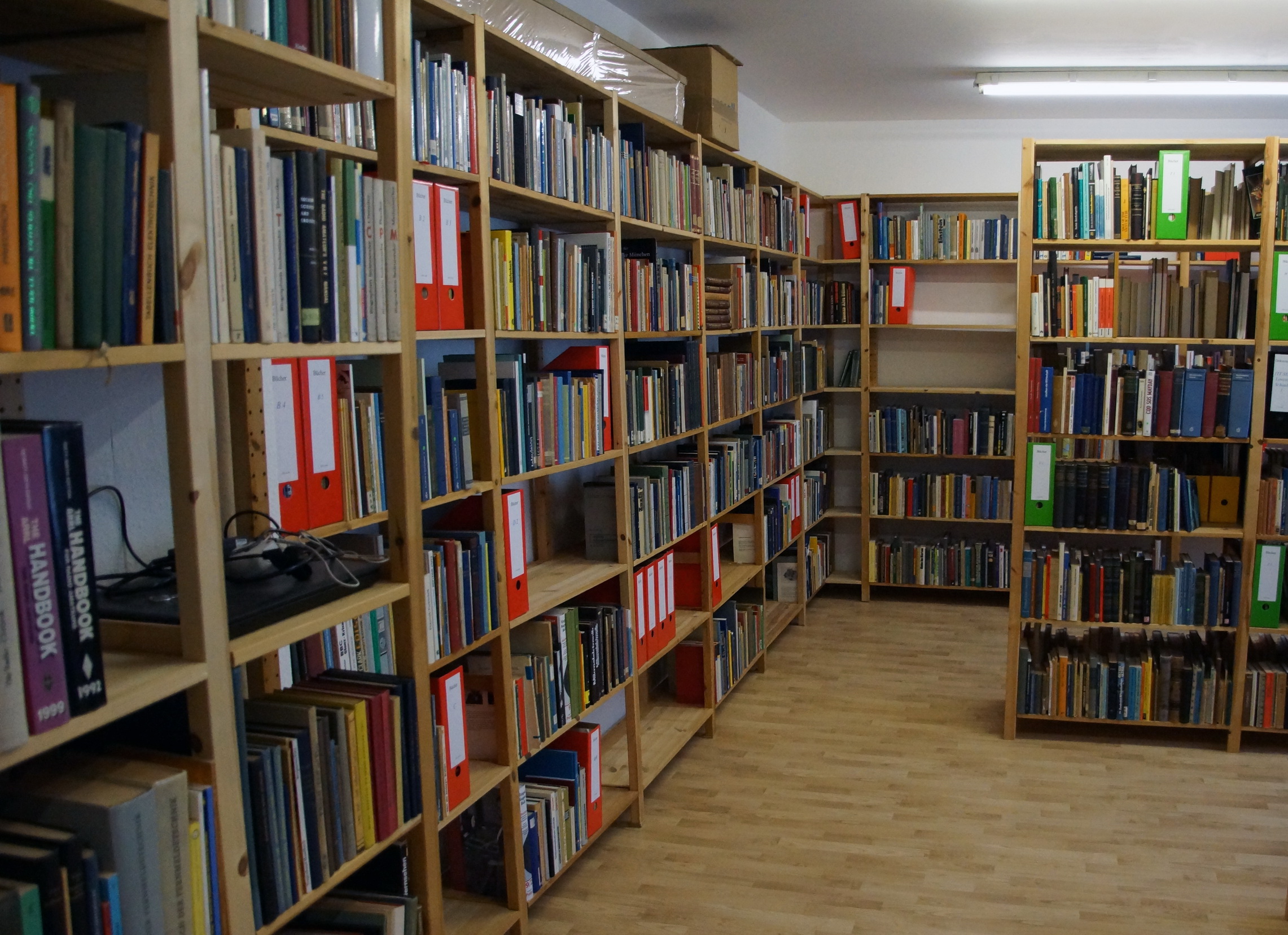 Bücher und historische Unterlagen im GFGF-Archiv in Hainichen